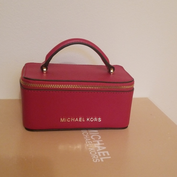 MICHAEL Michael Kors Handbags - NWT Michael Kors Leather Jewelry Case